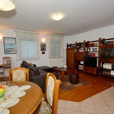 Apartman Vanja Omis Ngoại thất bức ảnh